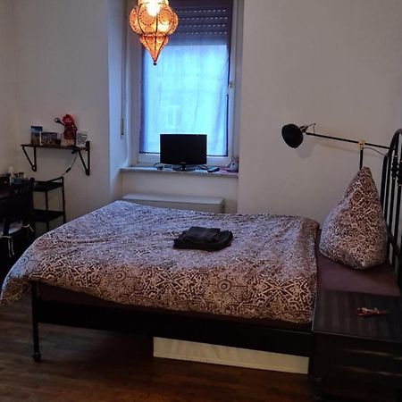 Gemuetliches Zimmer In Einer Altbauwohnung In Der Stadt Wurtzbourg Extérieur photo